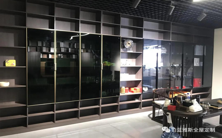 铂蓝雅斯全屋定制——书架酒柜